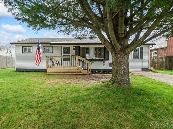 863 S Walnut St, Urbana, OH 43078