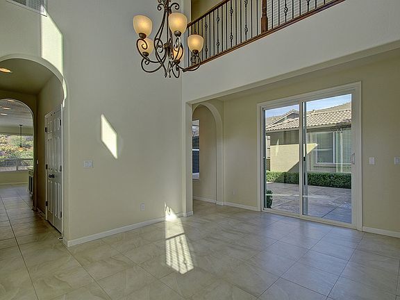 3rd image of 4025 Bothwell Cir
