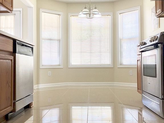 5th image of 500 Creekstone Dr