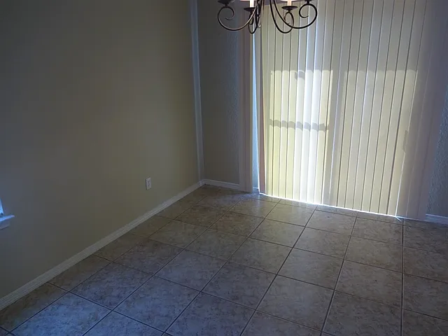 4 bed, 2.5 bath, 1803 sqft, $1,765 — Photo 3