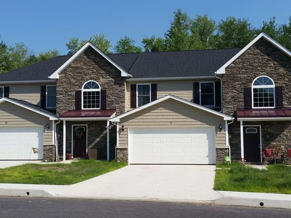 25 Maria Dr, Wilkes Barre, PA 18706