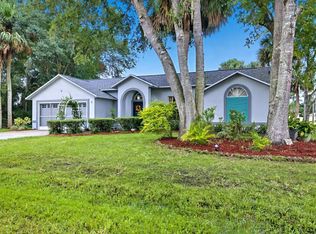 2 Princess Luise Ln, Palm Coast, FL 32164