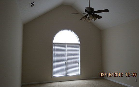3rd image of 228 Garnet Dr S