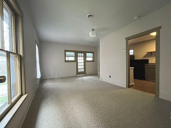 4th image of 106 Cherry St