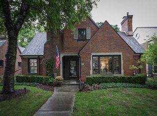 4648 N Woodburn St, Whitefish Bay, WI 53211