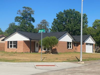 52 Mimosa Ct, Lake Jackson, TX, 77566