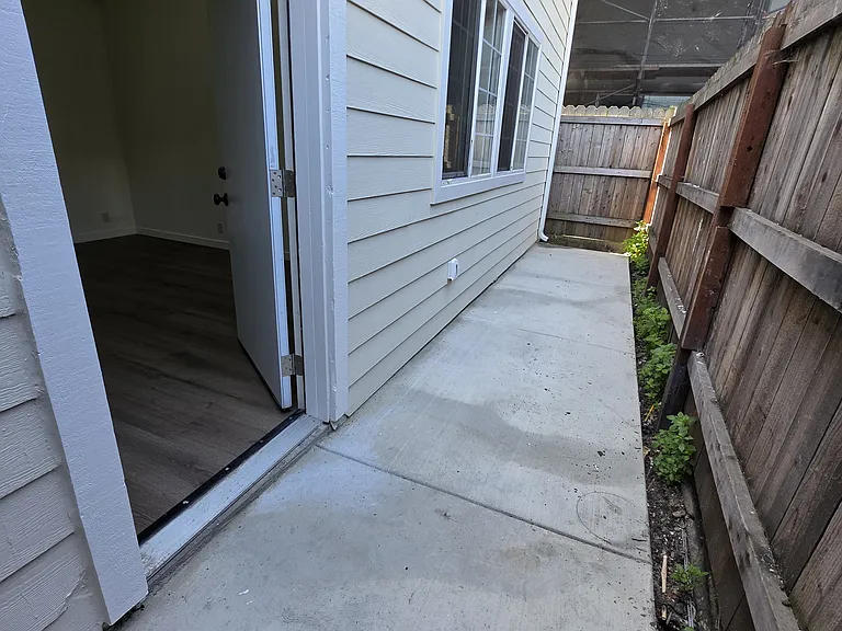 2323 Market St #B — Photo 17