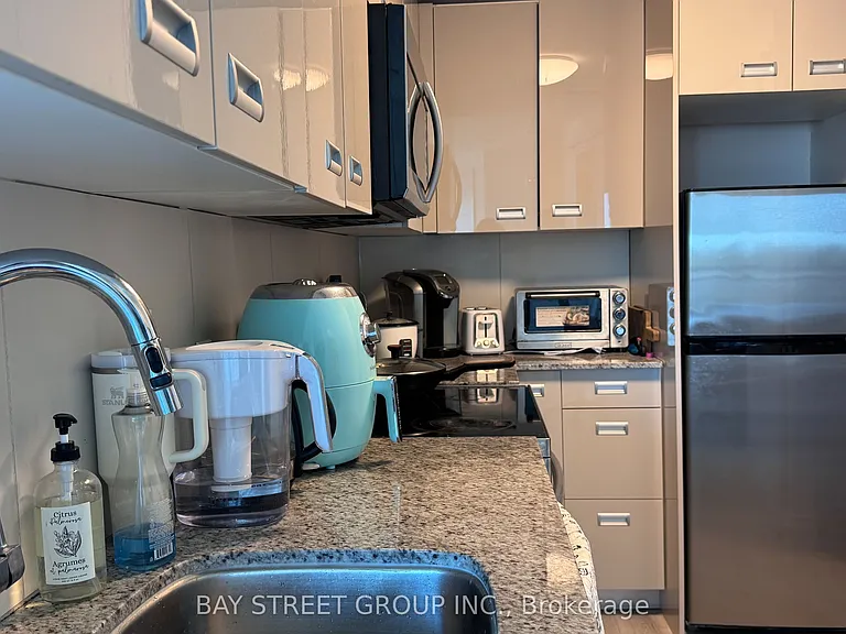 652 Princess St #813 — Photo 17