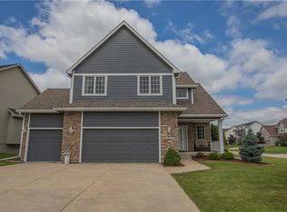 12403 Ridgemont Dr, Urbandale, IA 50323