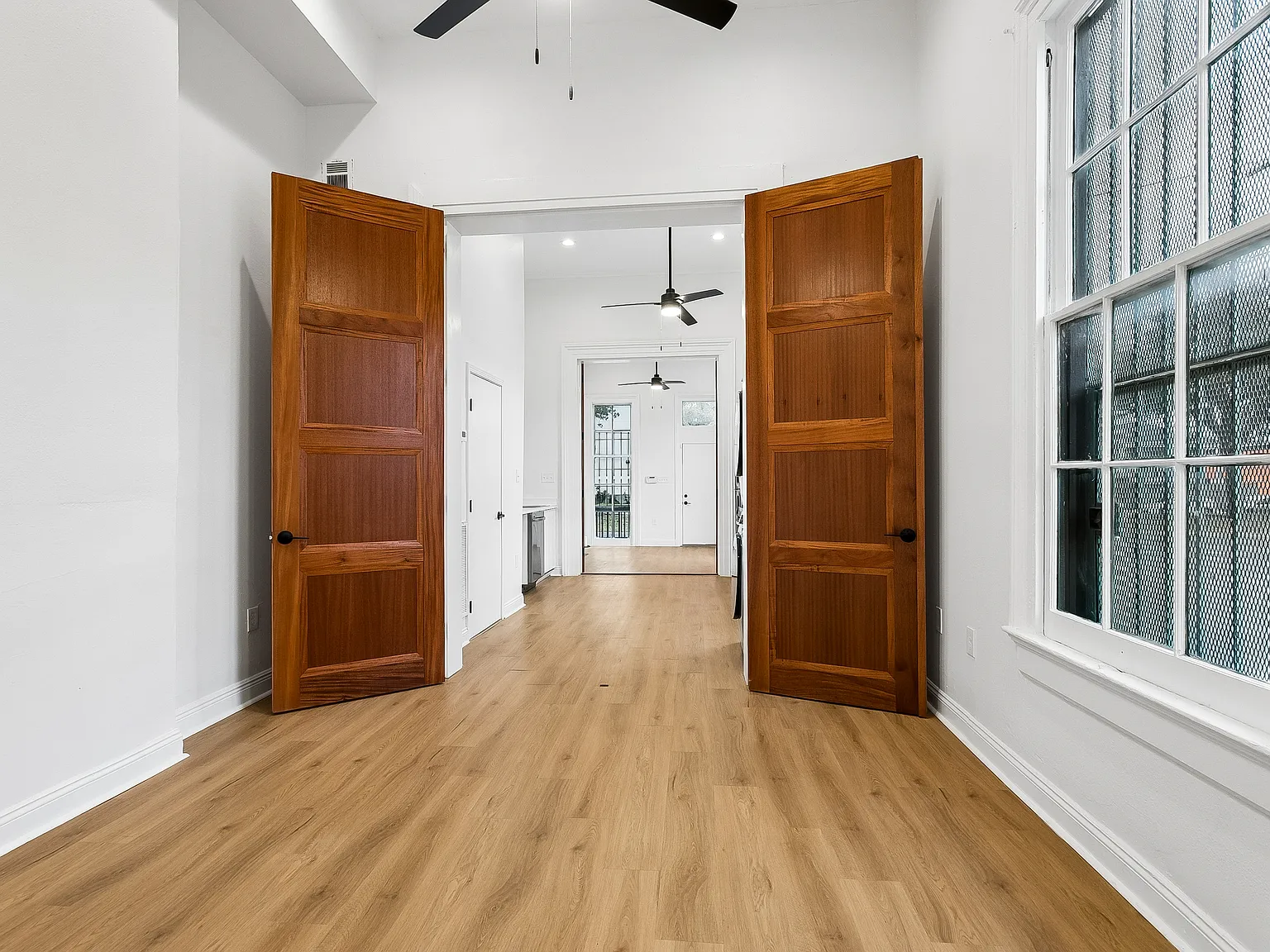 2 bed, 1000 sqft, $2,225 — Photo 4