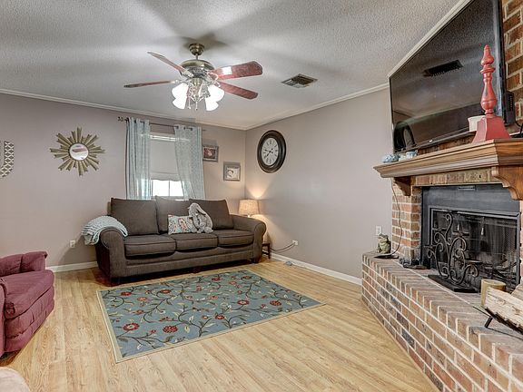 3rd image of 105 Bayou Bend Cir