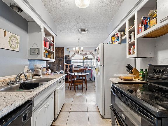 5th image of 1036 Larkspur Rd