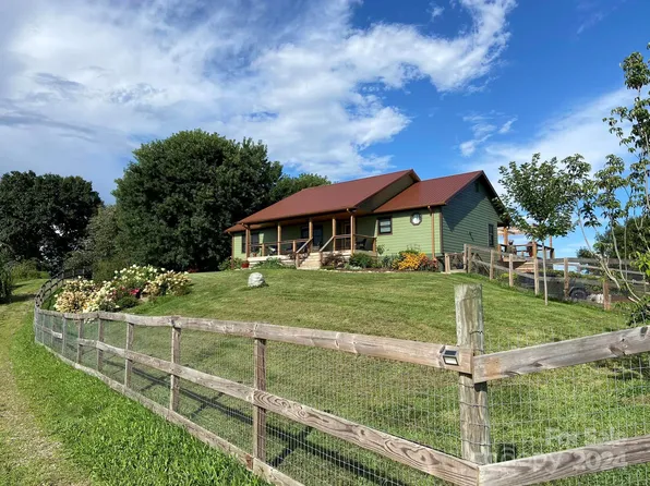 96 Old Turkey Creek Rd, Leicester, NC 28748