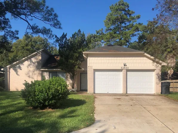 12511 Riverbend St, Mont Belvieu, TX 77523