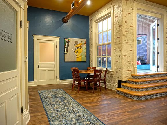 4th image of 100 W Crawford St #7