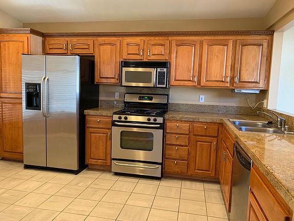 2nd image of 32476 Hupp Dr