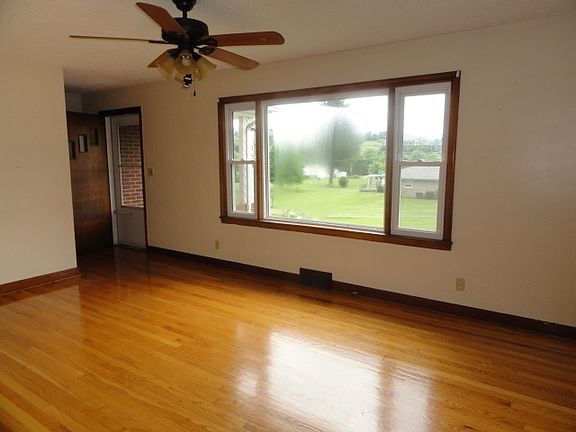 2nd image of 153 North Dr