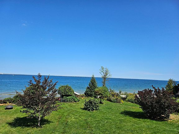 4th image of 2125 Partridge Point Rd N