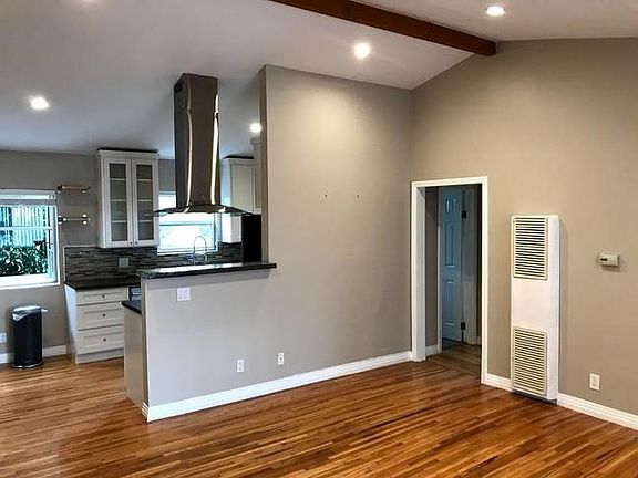 4th image of 565 Westminster Ave APT 4