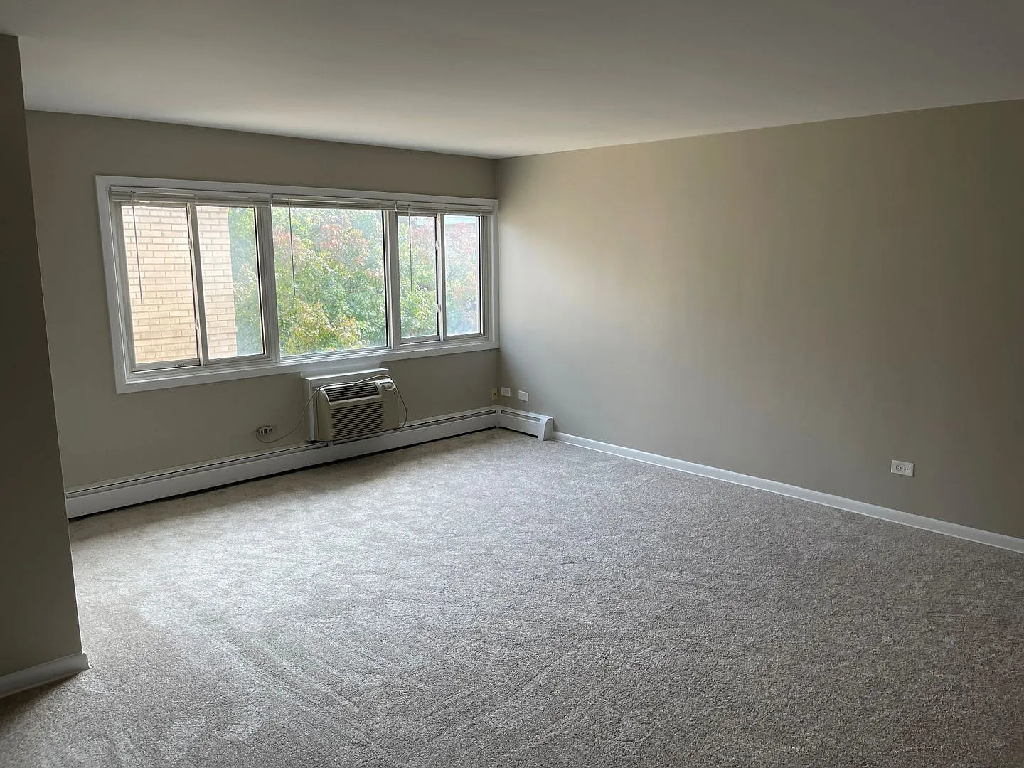 8042-46 Knox Ave in Skokie, IL — Photo 4