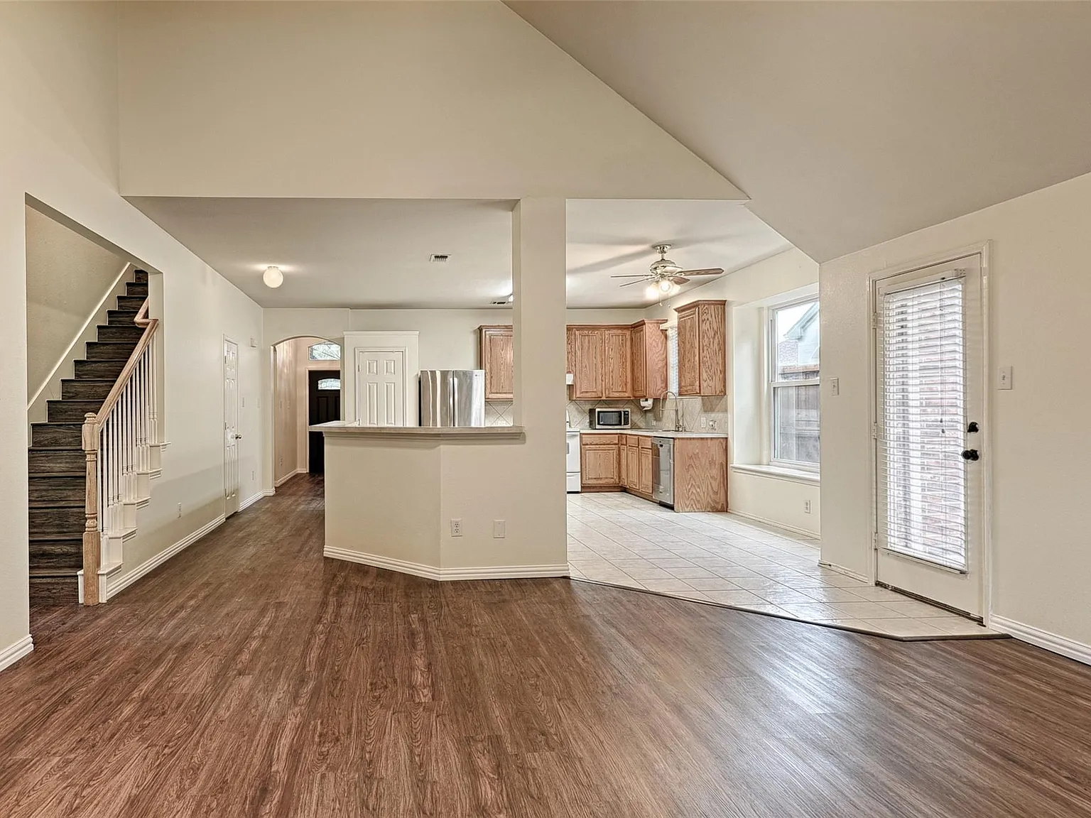 4 bed, 2314 sqft, $2,400 — Photo 4