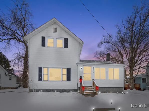 626 N Jackson St, Ionia, MI 48846