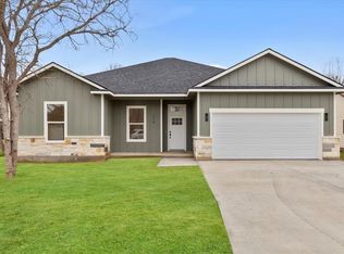 119 E Kikipua Ln, Bastrop, TX 78602