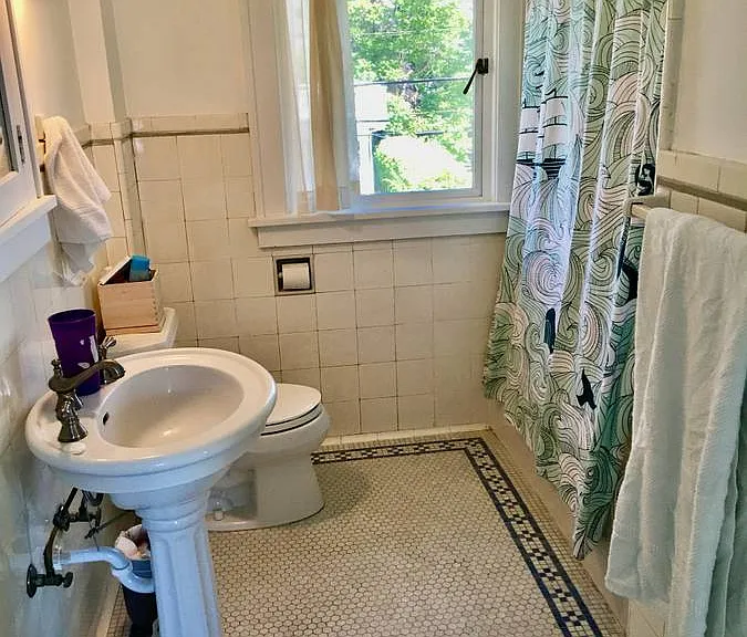 1231 Warren Ave N #1 — Photo 5