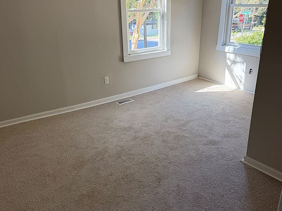 3rd image of 601 Valley Ave