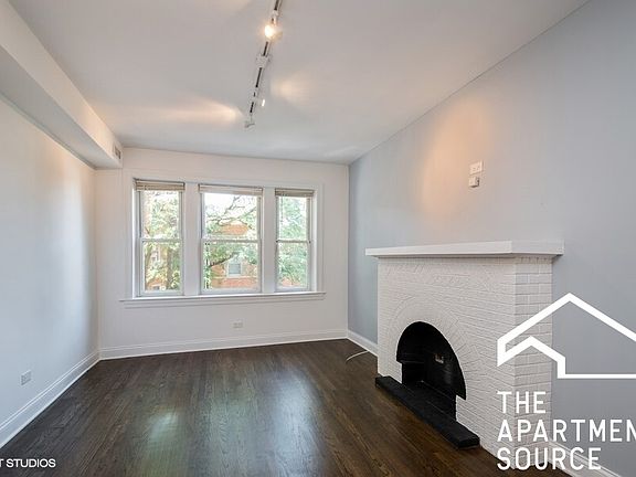 3rd image of 2611 N Fairfield Ave APT 1