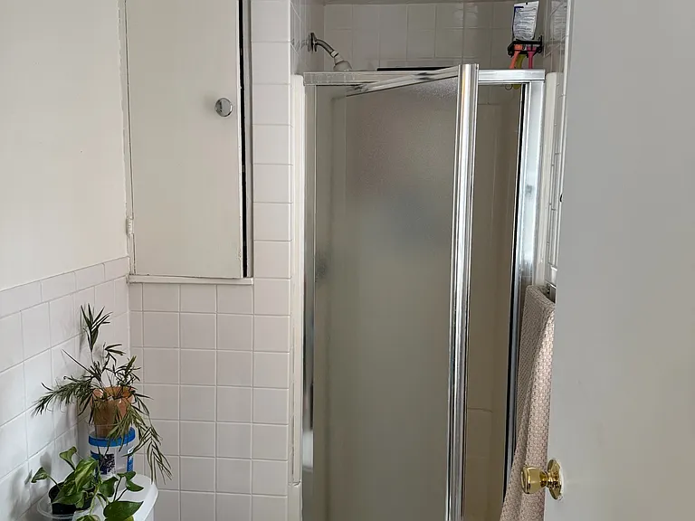 124 Lake Shore Rd #2 — Photo 13