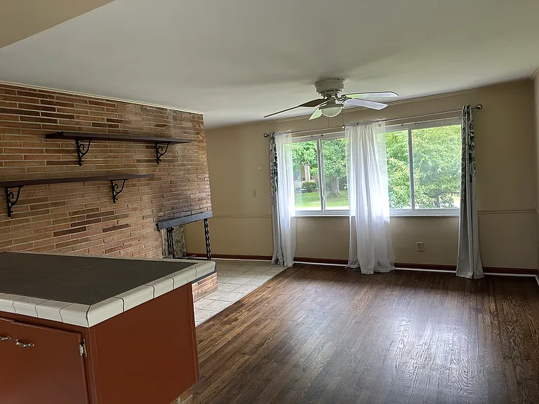 4081 Richardson Rd — Photo 6