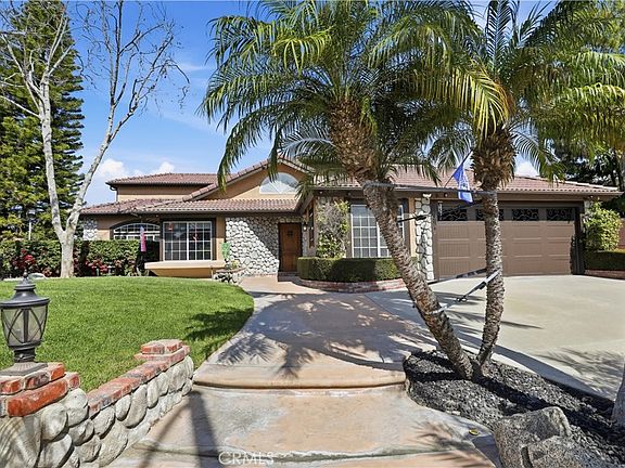 4th image of 1210 Versailles Cir