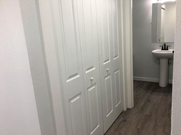 Laundry closet (W/D included)