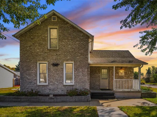 82 7th St S, Central City, IA 52214