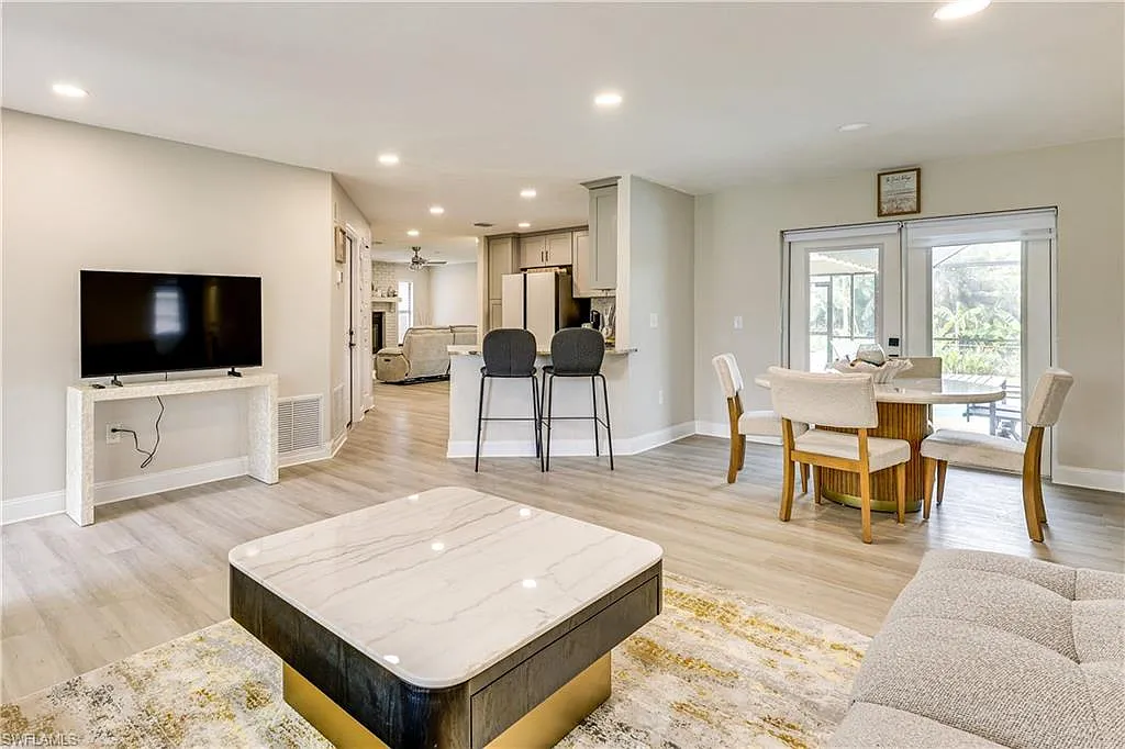 3 bed, 2.0 bath, 1670 sqft, $3,500 — Photo 4