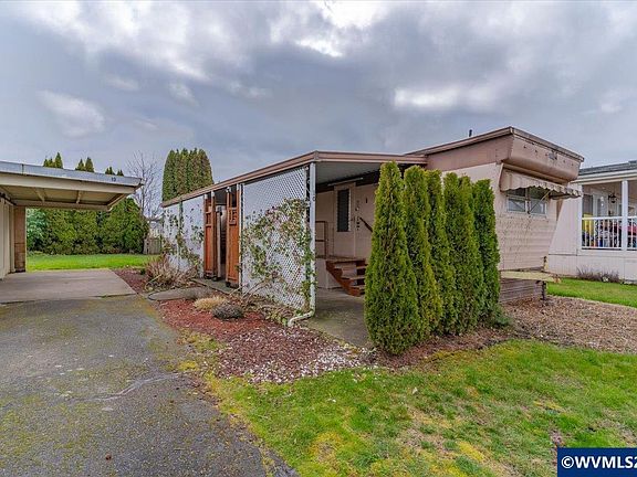 2nd image of 5422 Portland Rd NE Unit 10