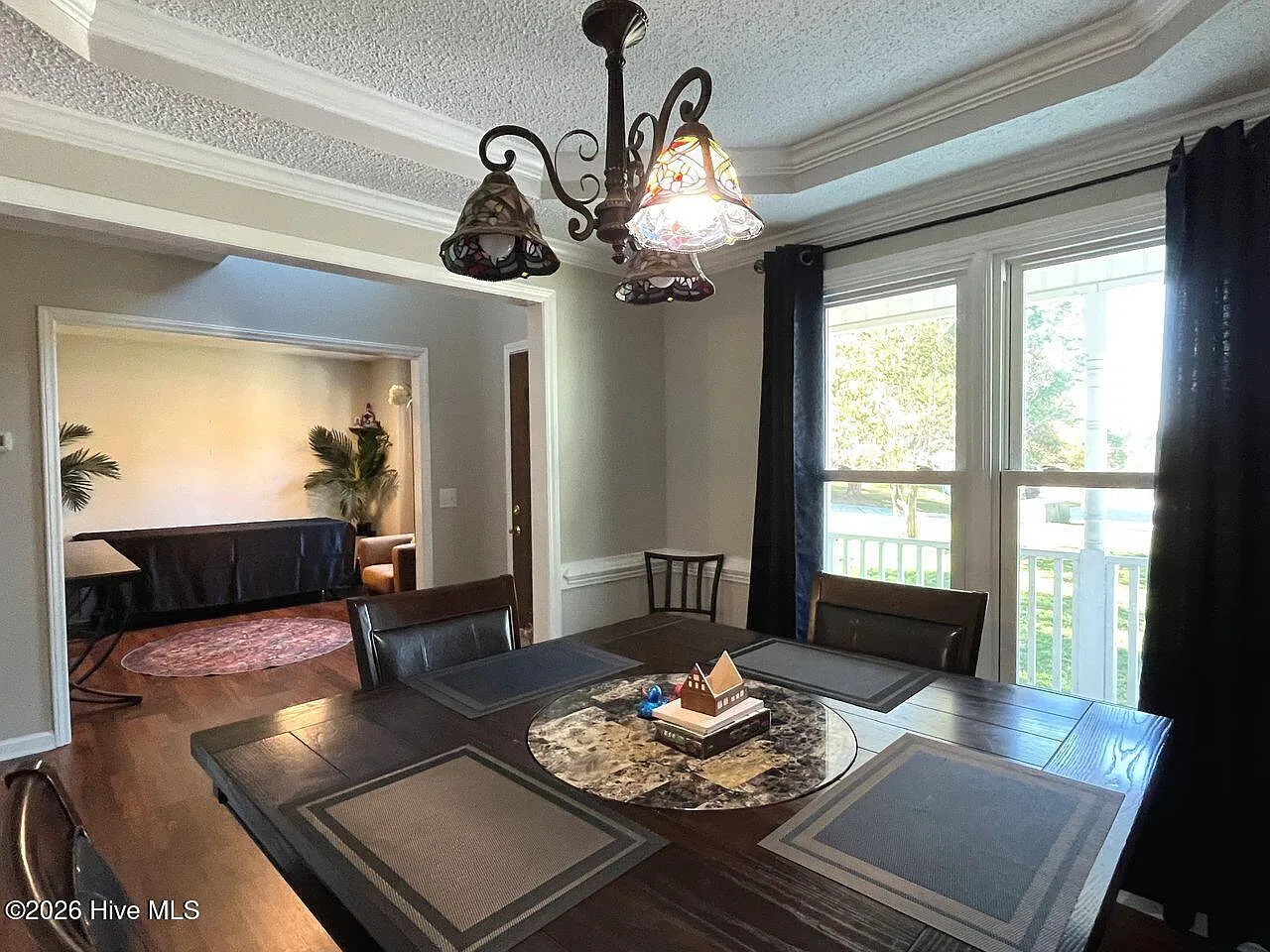 3 bed, 2.5 bath, 2201 sqft, $2,000 — Photo 4