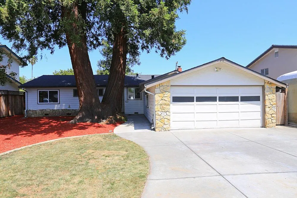 3 bed, 1550 sqft, $4,600 — Photo 1