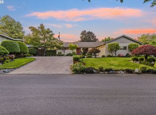 2691 Country Ln, Eugene, OR 97401