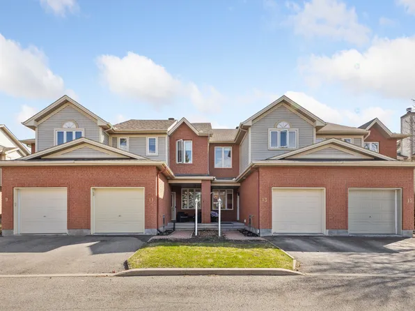 13 Rue Des Mtns, Gatineau, QC J8Z 3J1