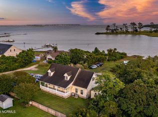 221 Gibbs Ct, Beaufort, NC 28516