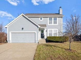 916 E Witch Hollow St, Gardner, KS 66030