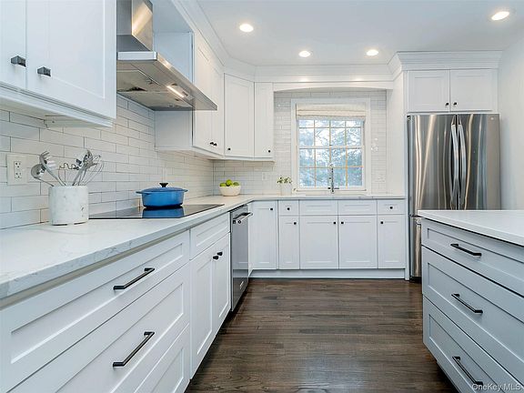 5th image of 16 Underhill Road