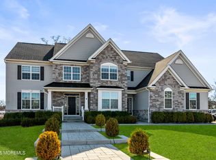 9 Friendship Ln, West Long Branch, NJ 07764