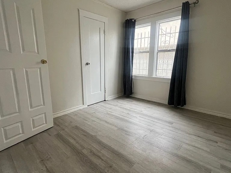 8330 S Figueroa St — Photo 10