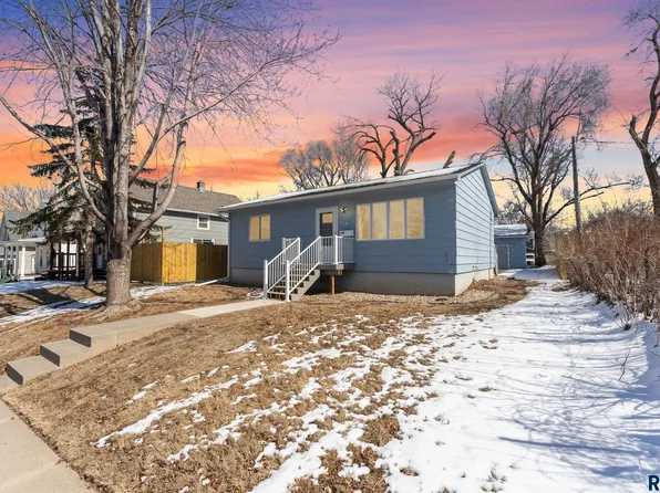 714 N Wayland Ave, Sioux Falls, SD 57103