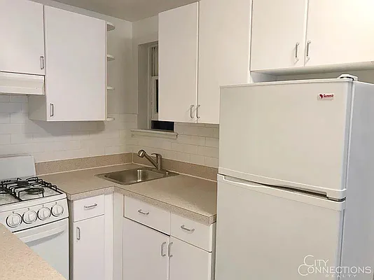 Rented by City Connections Realty | media 10