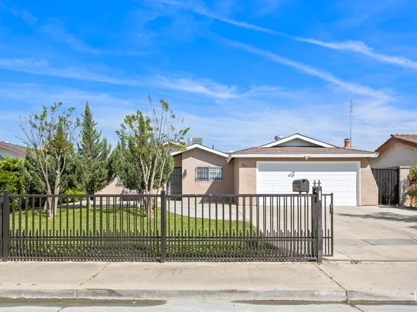 2214 Quincy St, Delano, CA 93215
