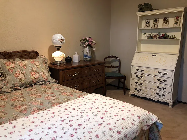615 N Pleasant St — Photo 11